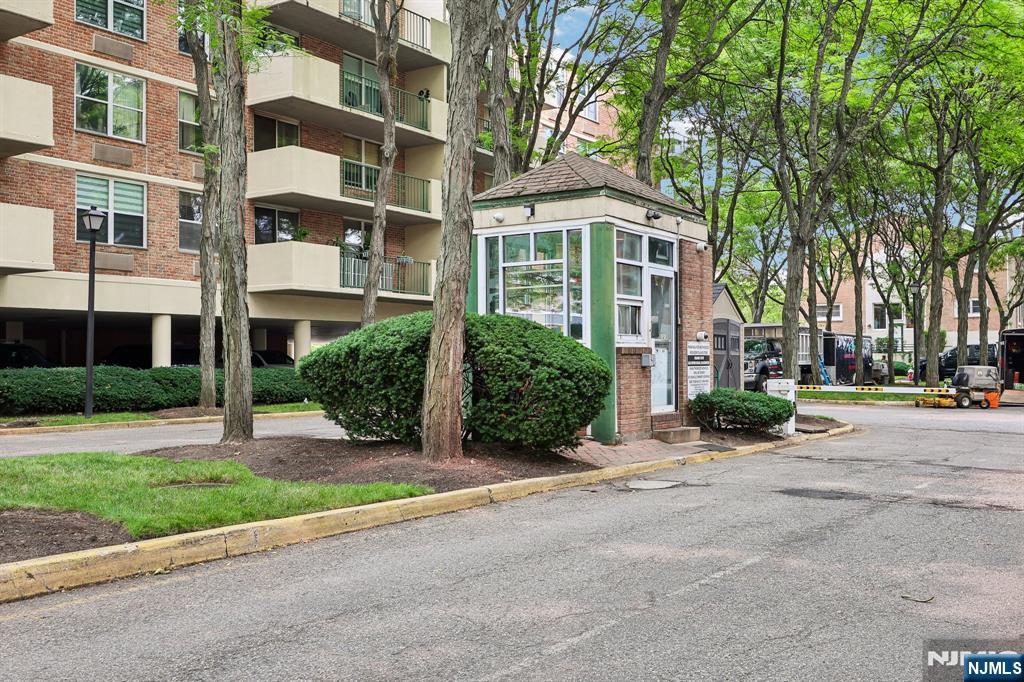 200 Grand Cove Way 2D - Photo 3
