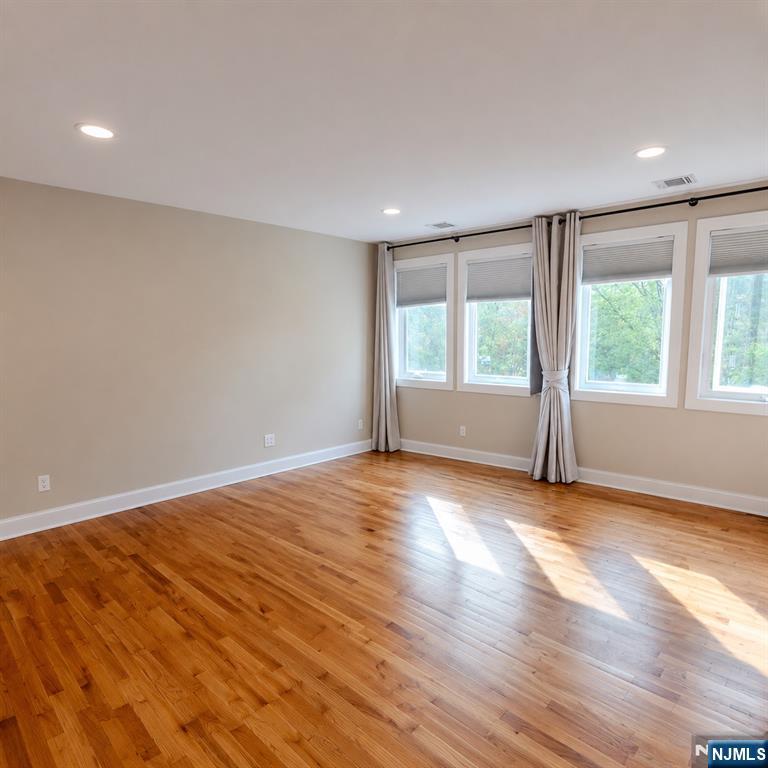 647 Wyckoff Avenue — photo 23