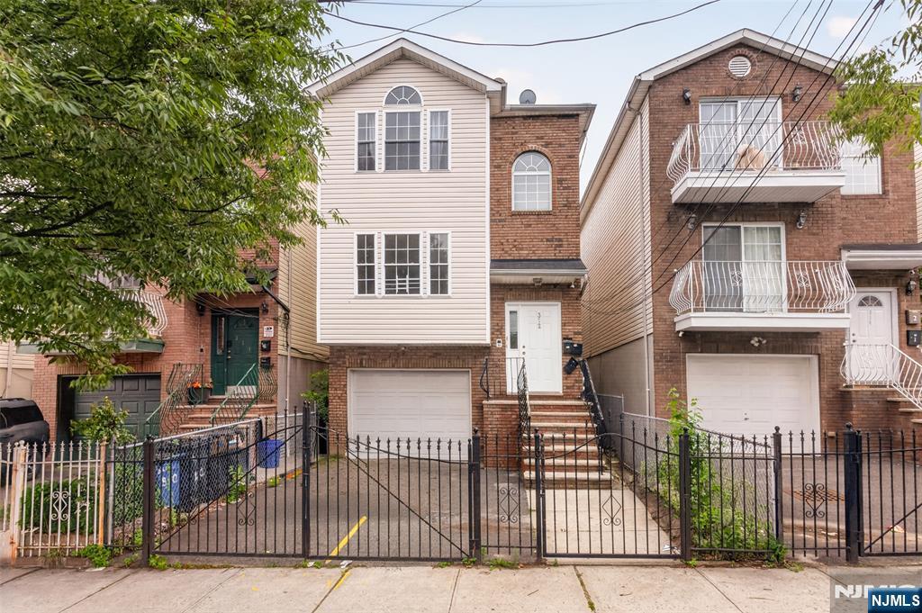 312 Orange Street - Photo 1