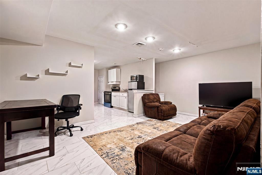 17th image of 312 Orange St, Newark, NJ 07103 | MLS# 26027575