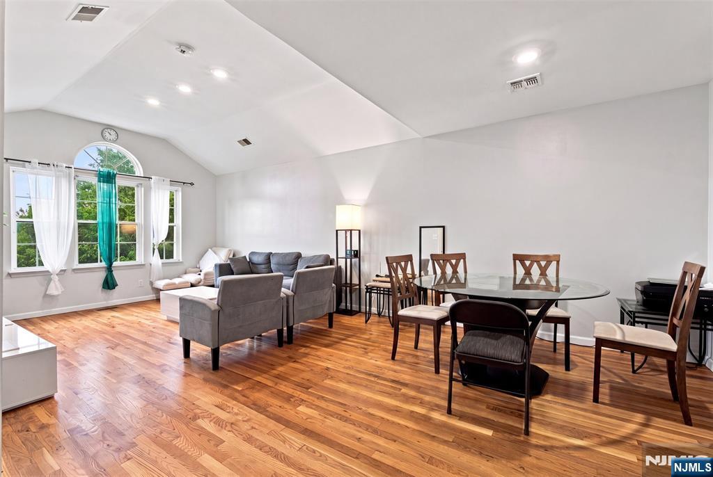 312 Orange Street - Photo 3