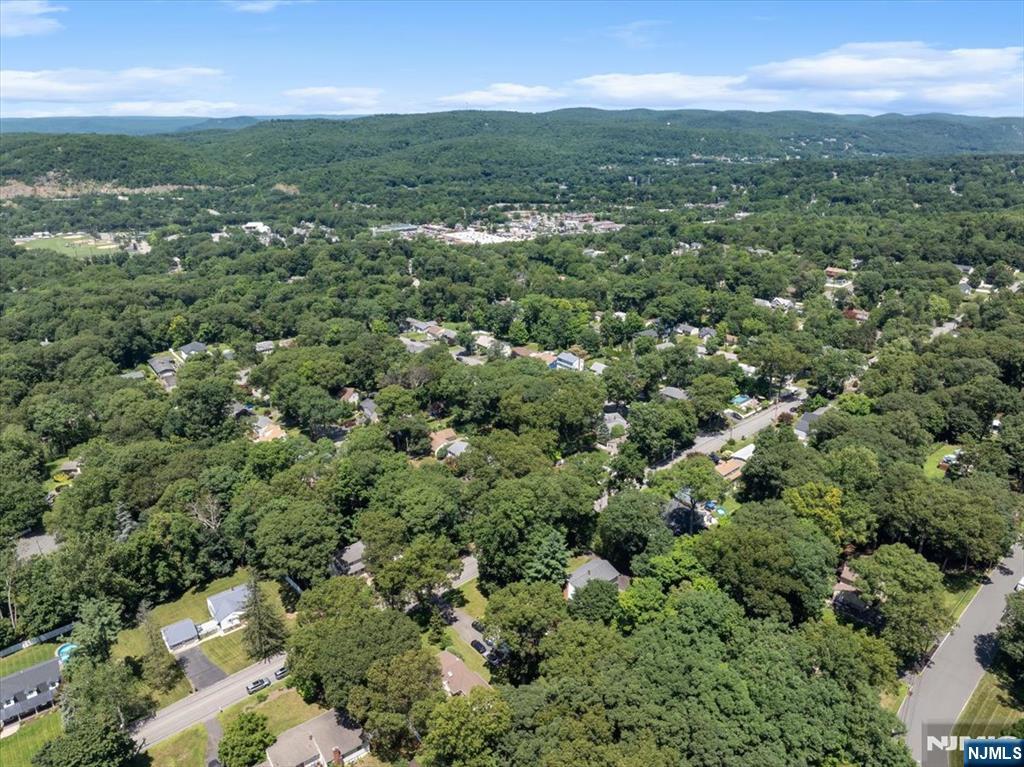 85 Page Dr, Oakland, NJ 07436