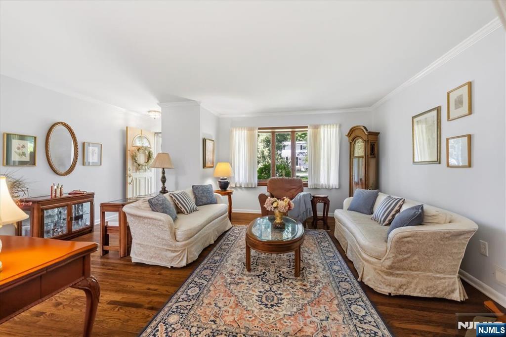 85 Page Dr, Oakland, NJ 07436