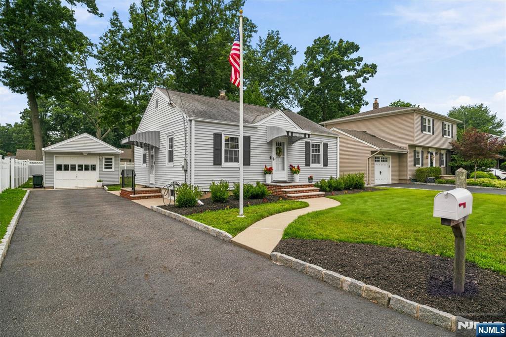 723 Wilson Ct, River Vale, NJ 07675