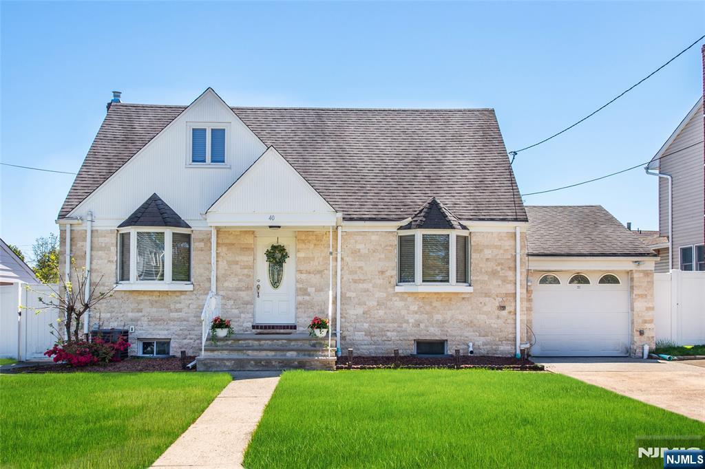 40 Winslow Ter, Fair Lawn, NJ 07410