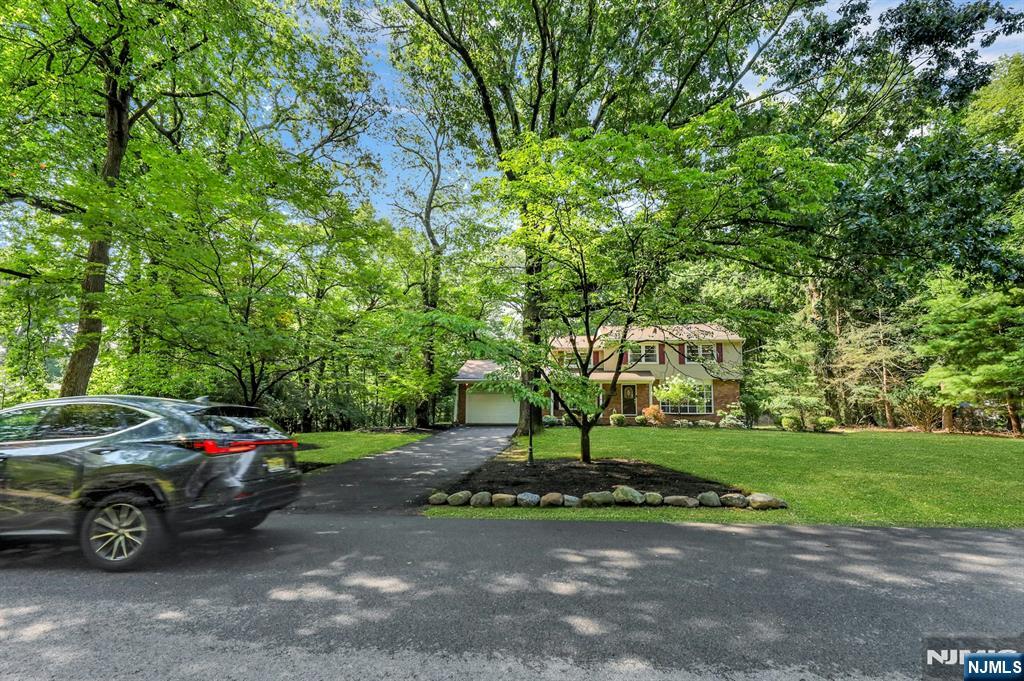 44 Sunrise Dr, Montvale, NJ 07645