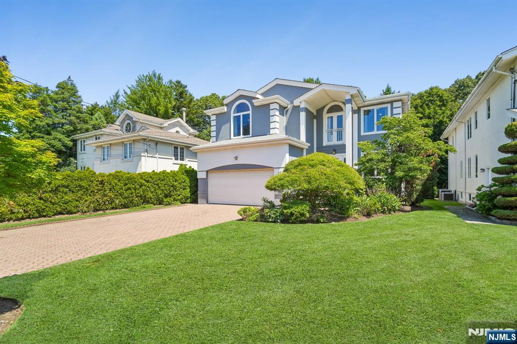 87 Irving Avenue - Photo 1