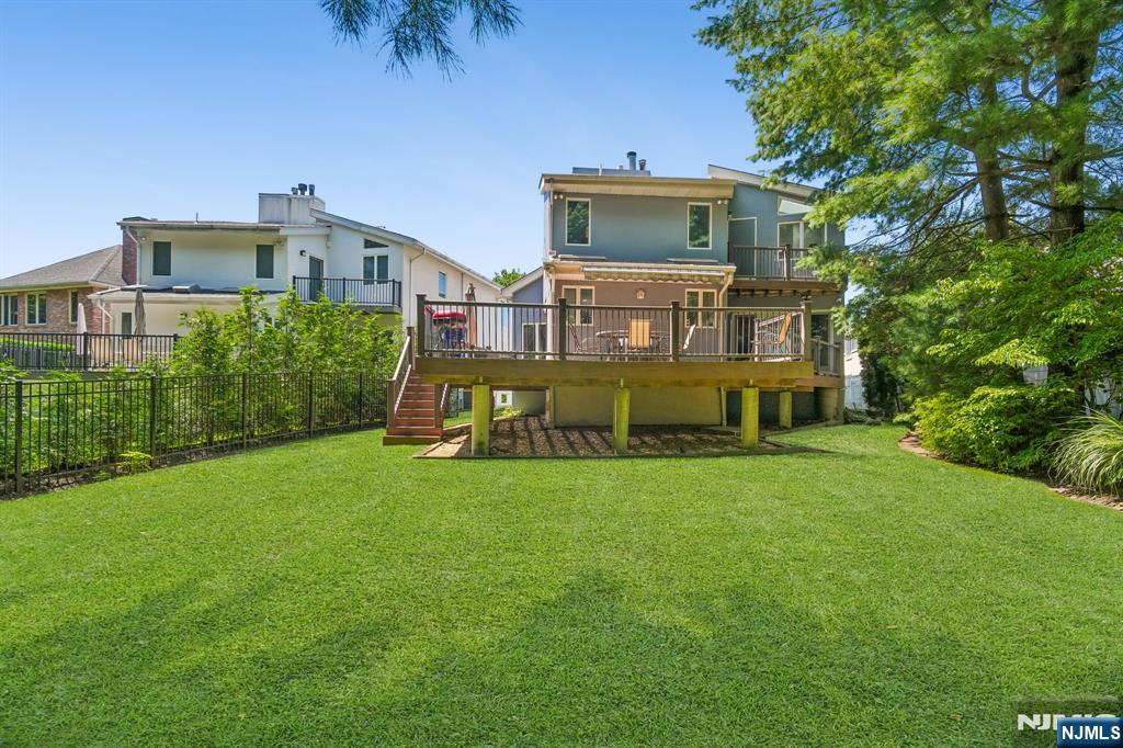 87 Irving Avenue - Photo 4