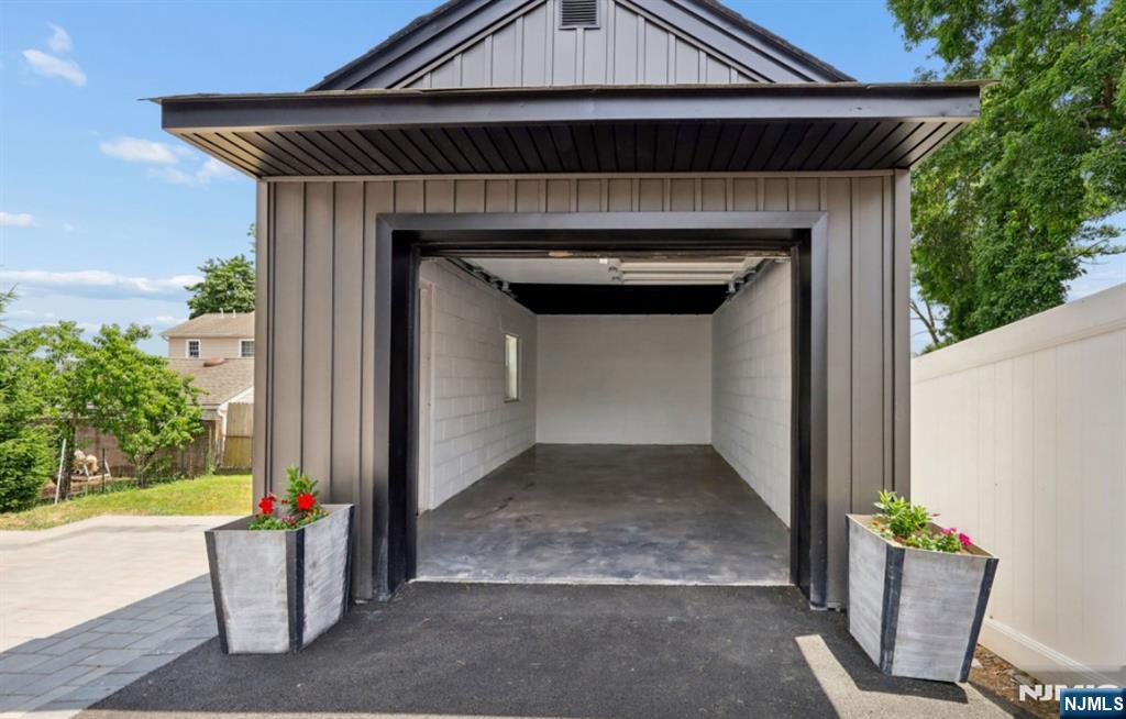 8 Annette Ter, Lodi, NJ 07544