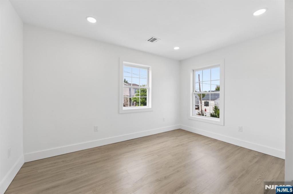 8 Annette Terrace - Photo 5