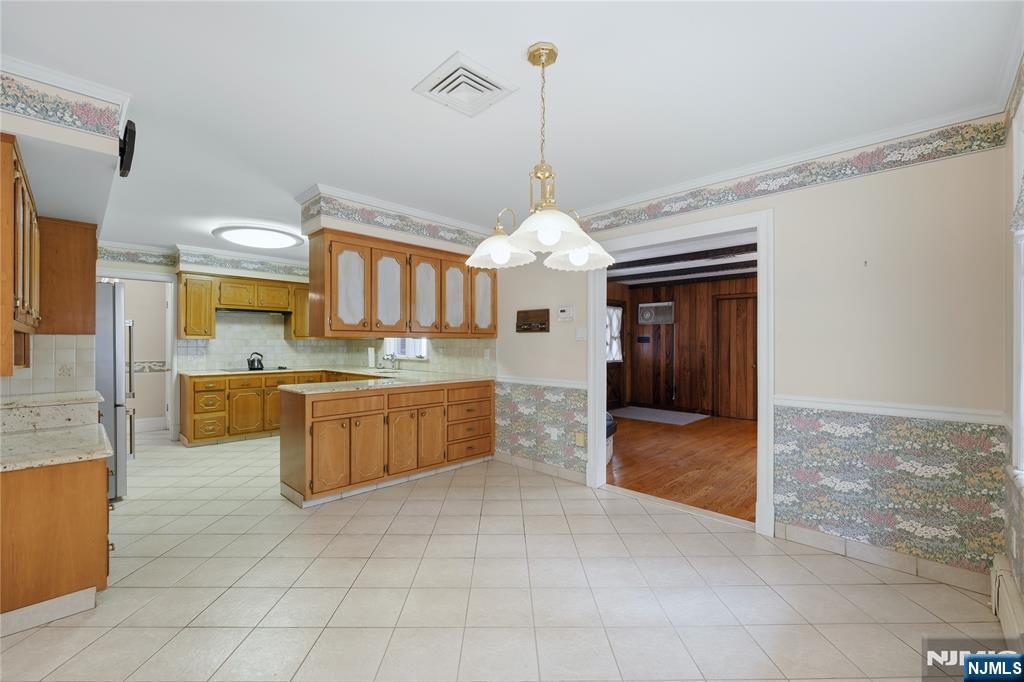 Homes for sale in Elmwood Park, NJ | 249 River Dr, Elmwood Park, NJ 07407 | MLS# 26027603