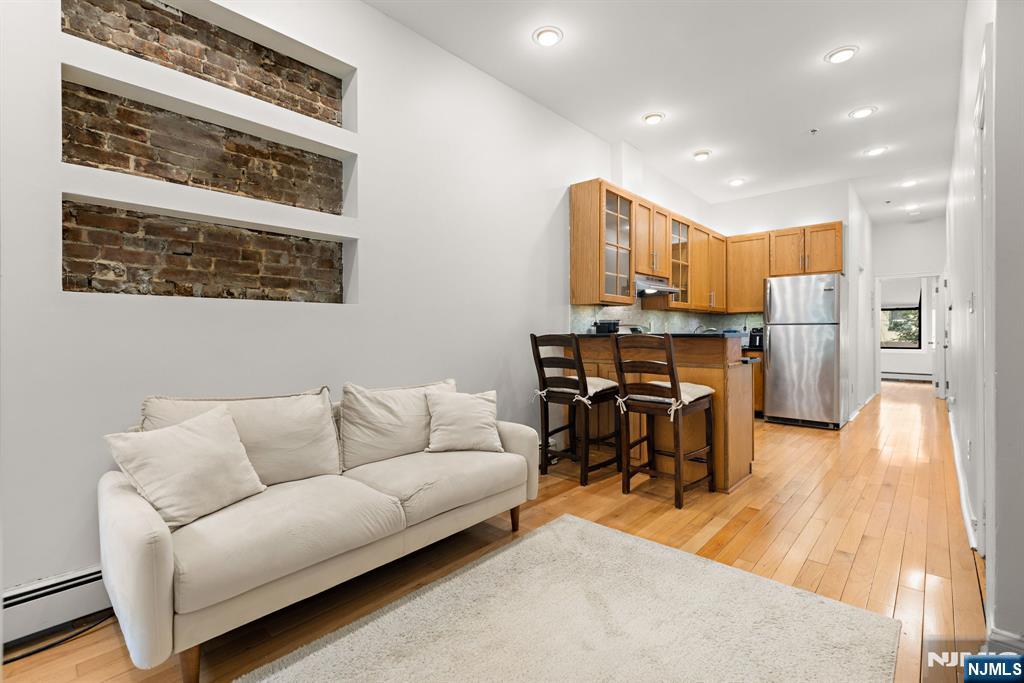 805 Park Avenue 1R - Photo 1