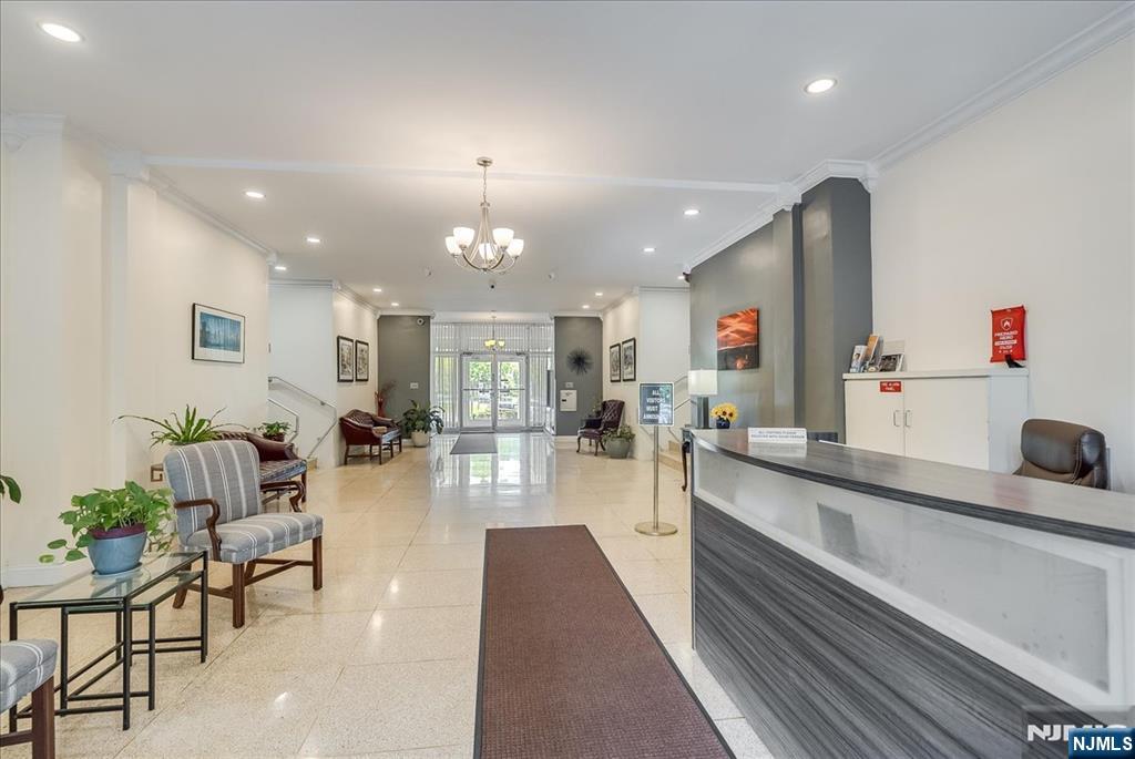 926 Bloomfield Avenue - Photo 4