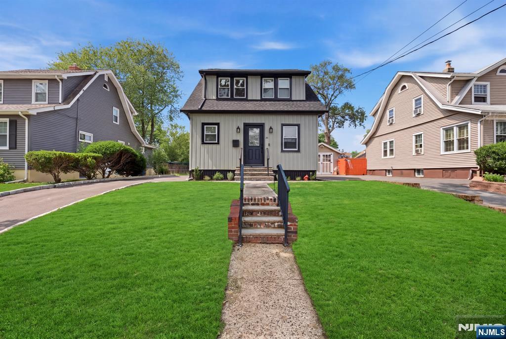 61-63 Ross Avenue - Photo 1