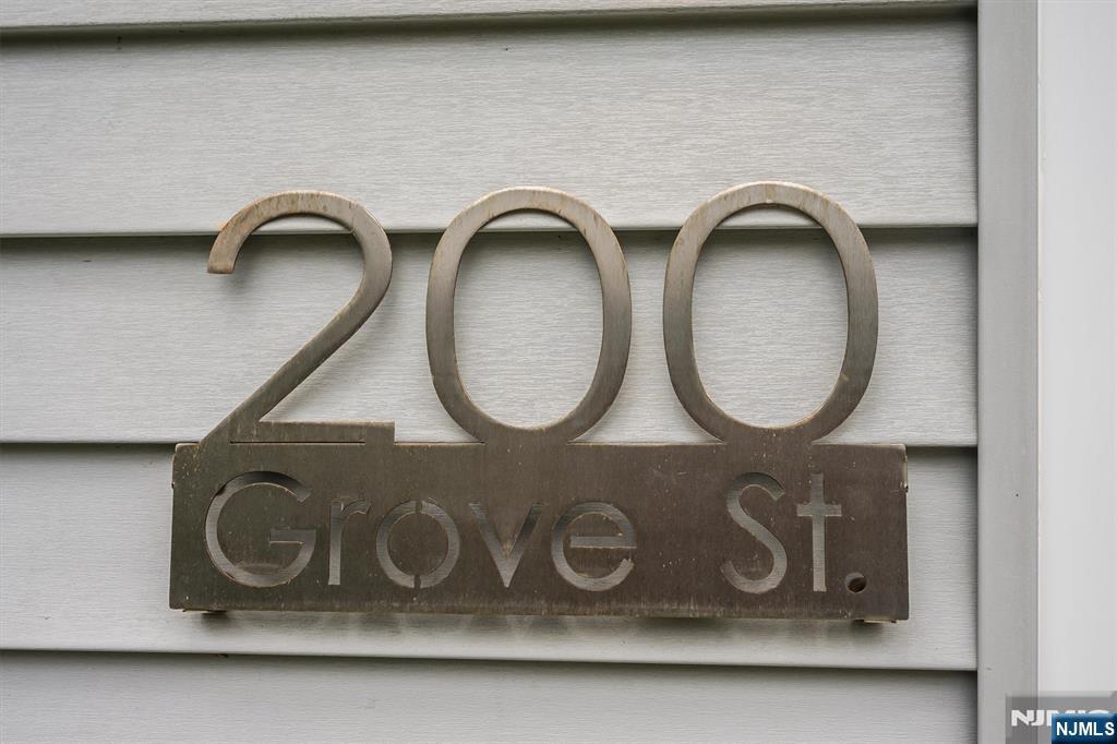 200 Grove Street - Photo 5