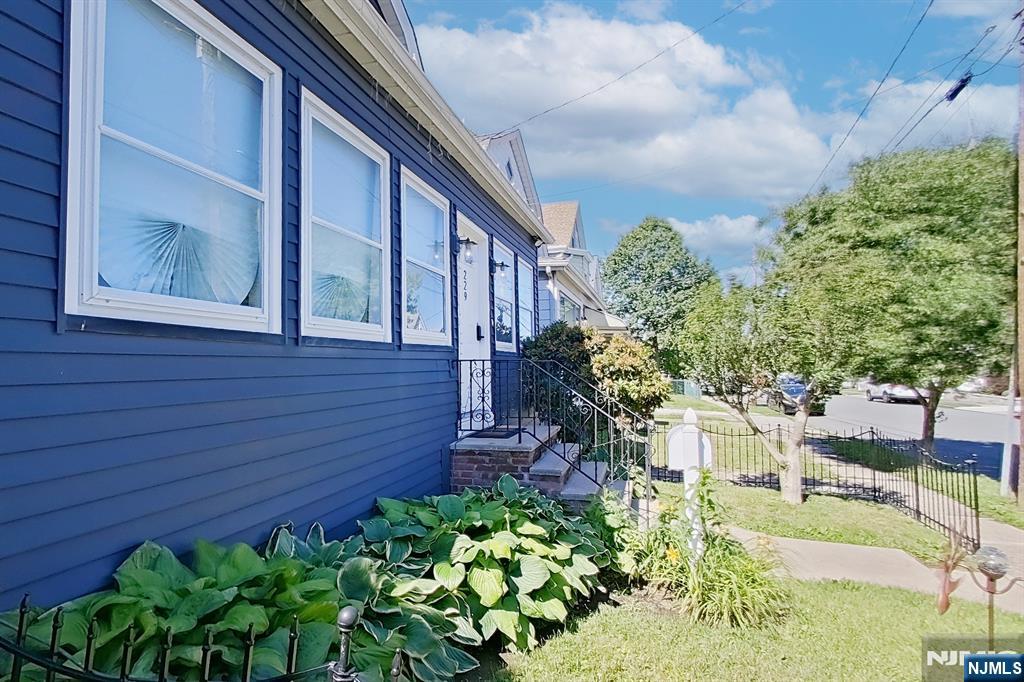 229 1st Street - Photo 4