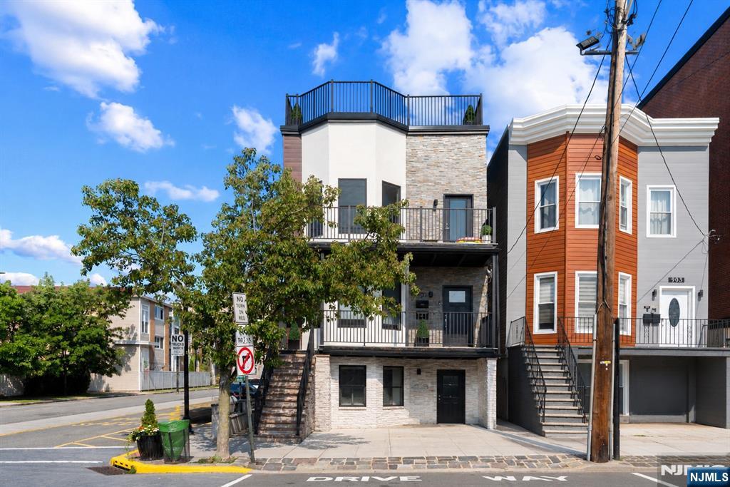 901 Palisade Avenue 1