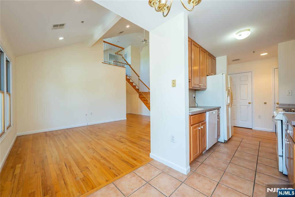 272 Union Avenue 7 - Photo 3