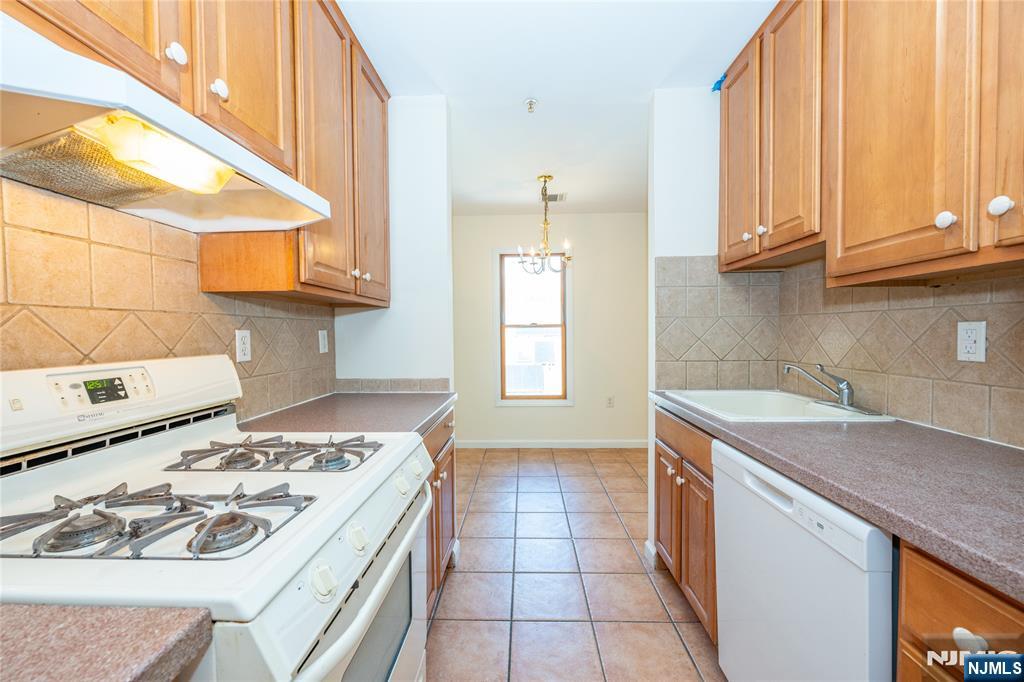272 Union Avenue 7 - Photo 5