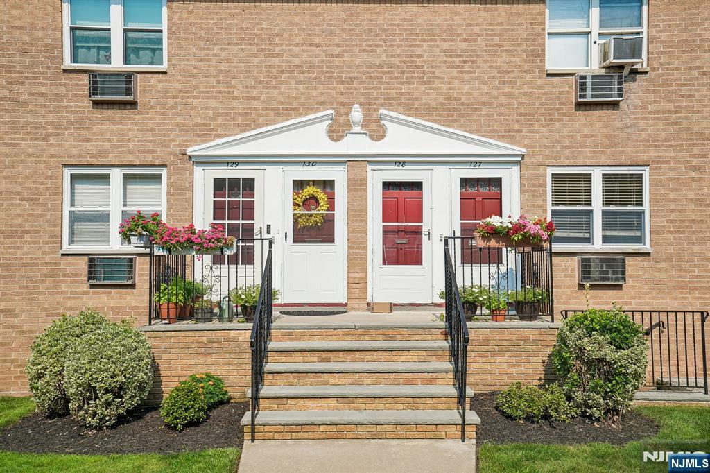 725 Joralemon Street 127 - Photo 2