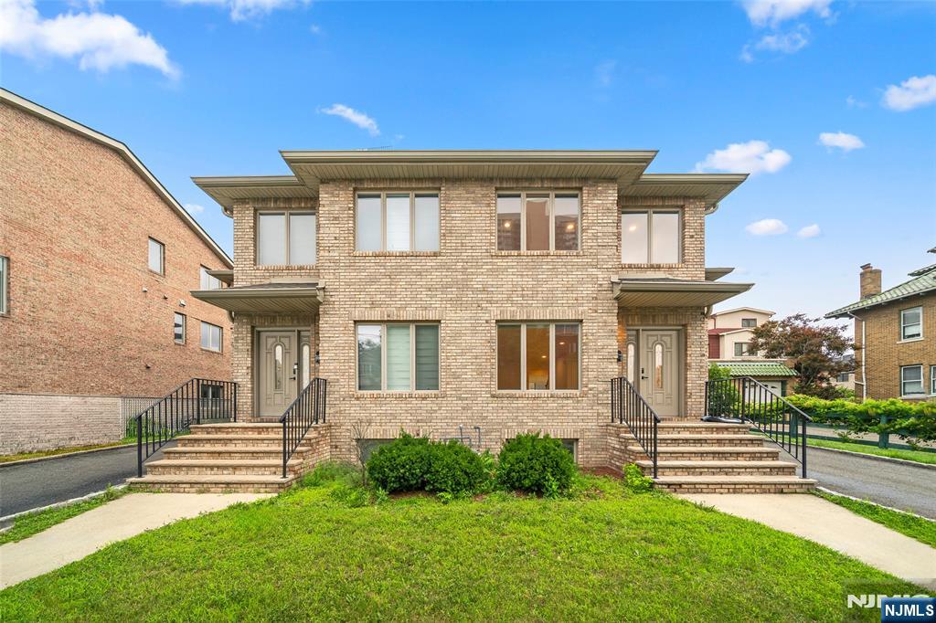 157 English St, Fort Lee, NJ 07024