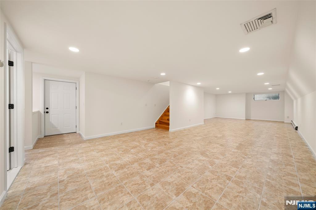 157 English Street — photo 23