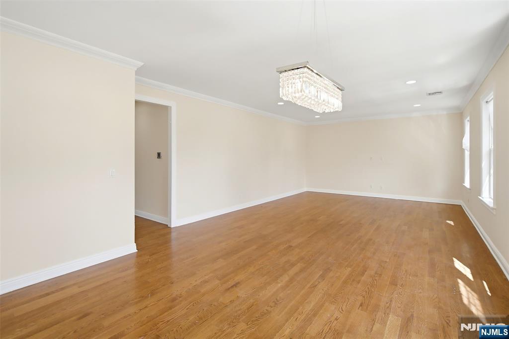 90 Terrace Avenue 1 - Photo 4