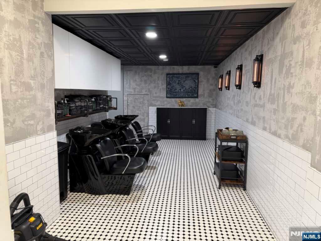934 River Rd, Edgewater, NJ 07020
