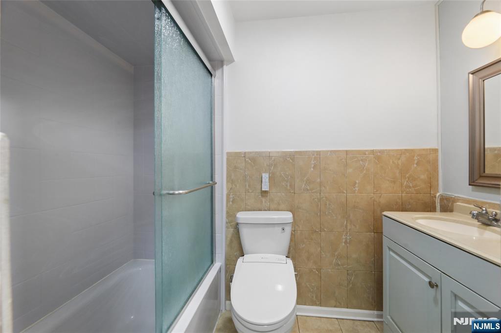127 Clark Avenue — photo 17