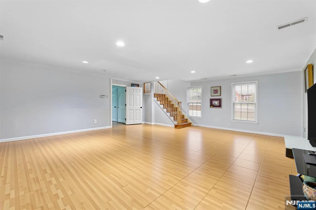 127 Clark Avenue — photo 20