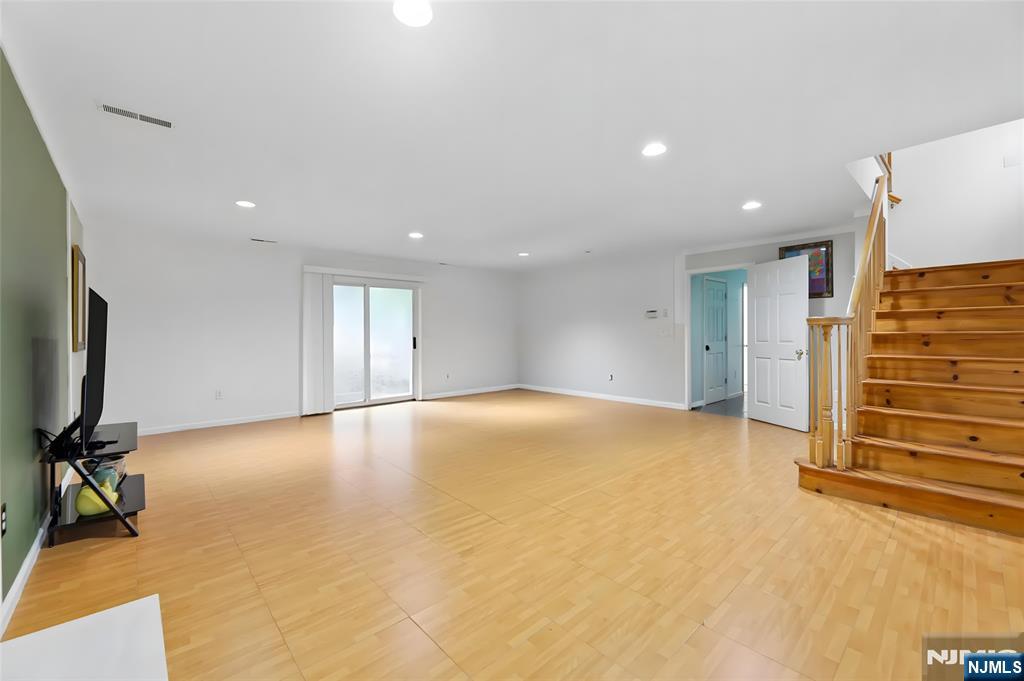 127 Clark Avenue — photo 21