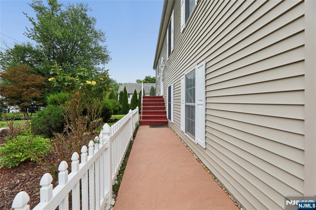 127 Clark Avenue — photo 23