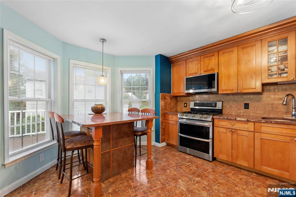 127 Clark Avenue — photo 7