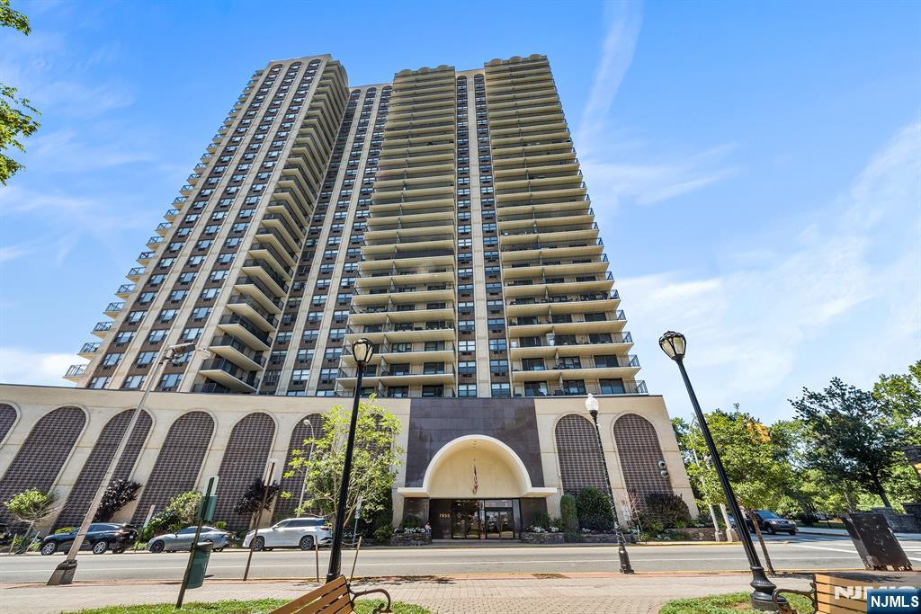 7855 Boulevard 26G - Photo 1