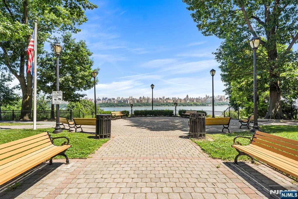 7855 Boulevard #26G