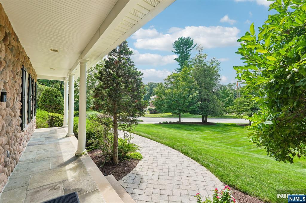 Photo 4 of Sale Pending at 2 Mill Brk Ln, Franklin Lakes, NJ 07417 | MLS# 26027705 | Listing updated on 2026-09-26
