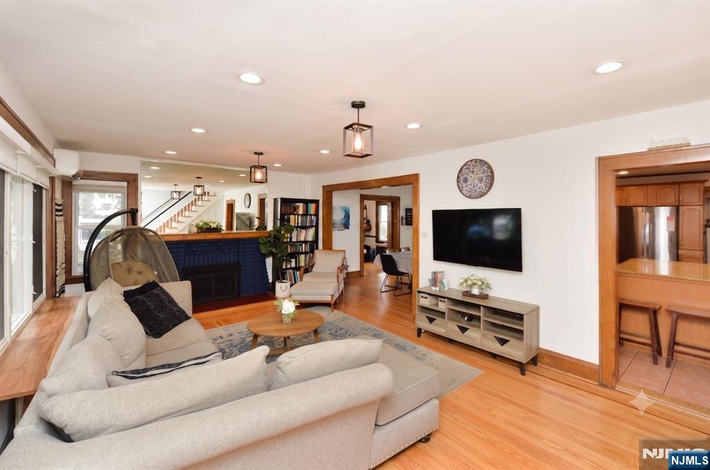 1-20 Cyril Avenue - Photo 2