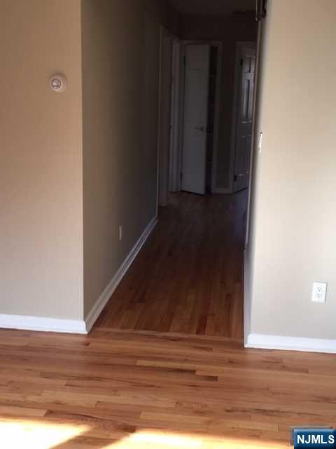 286 Leonia Avenue - Photo 5