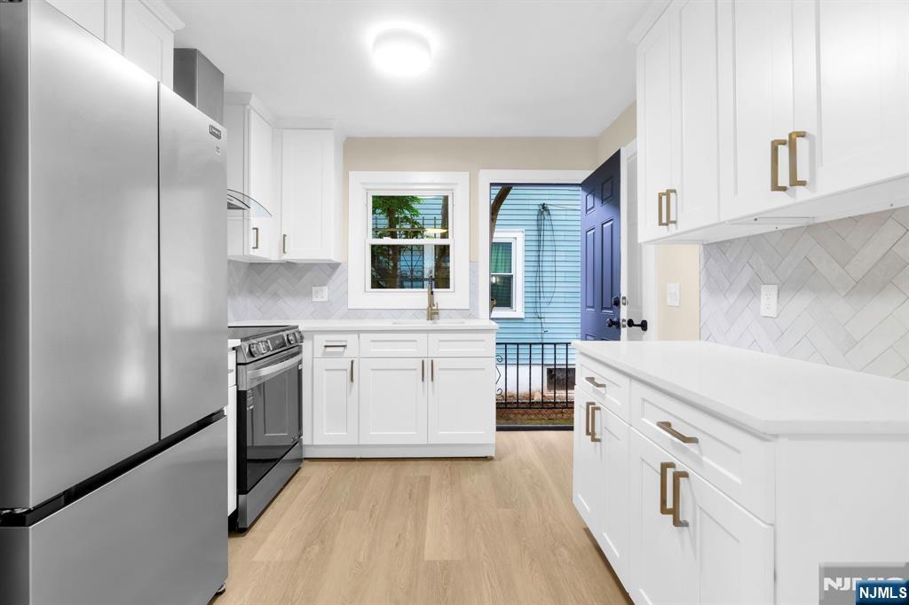 141 Myrtle Avenue - Photo 3