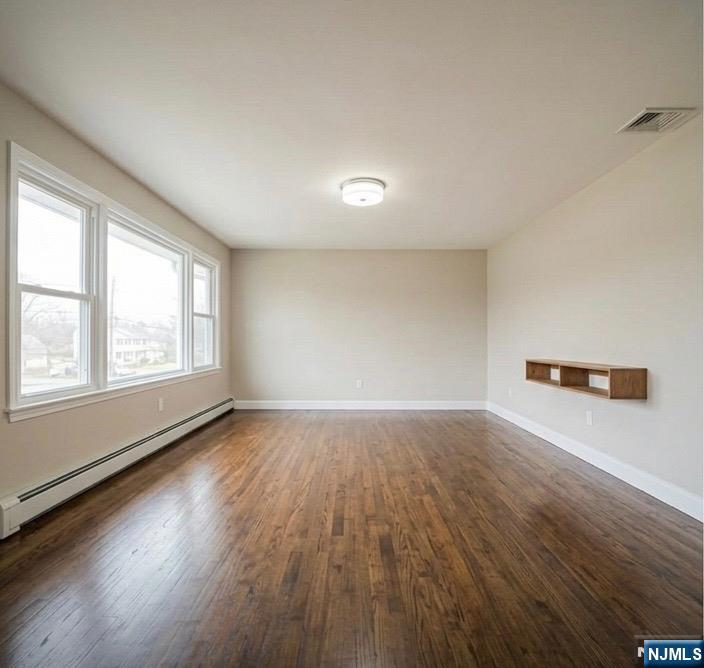 408 7th Street B - Photo 1