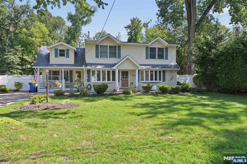 95 Knollwood Drive - Photo 1
