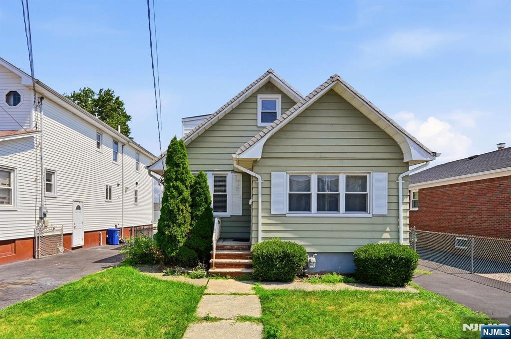 Homes for sale in Lyndhurst, NJ | 719 Teneyck Ave, Lyndhurst, NJ 07071 | MLS# 26027765