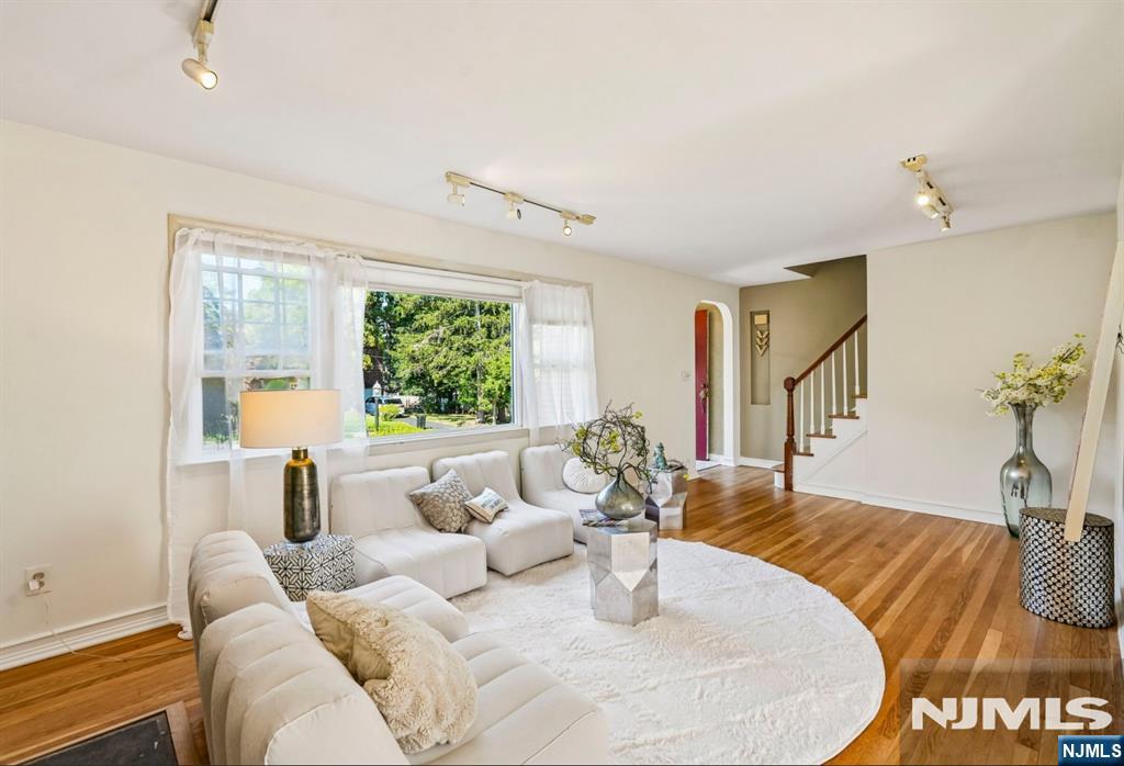 28 Johnson Avenue - Photo 1
