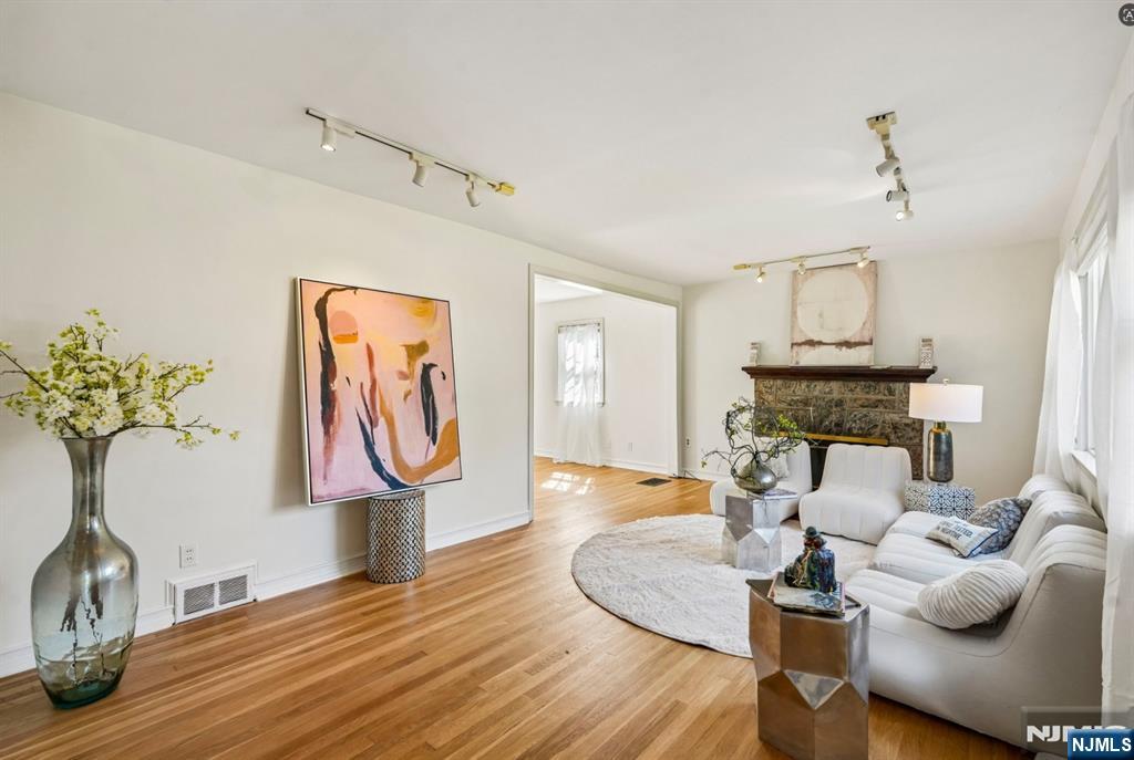 28 Johnson Avenue - Photo 1