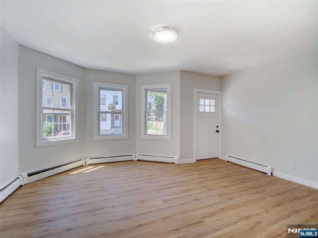 36 42nd Street - Photo 4