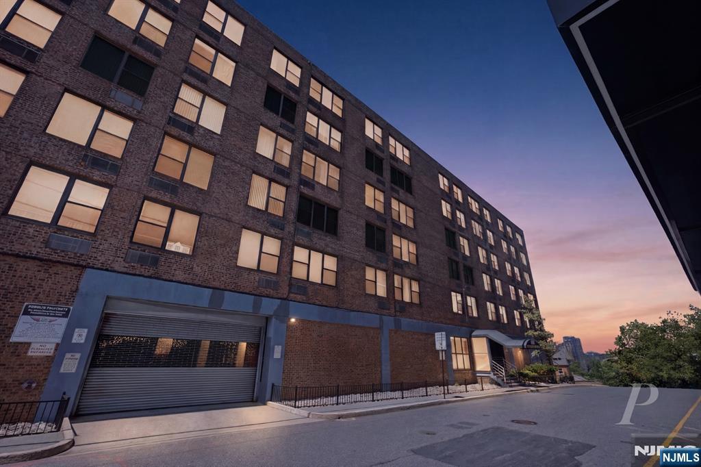 9019 Wall Street 2A - Photo 1