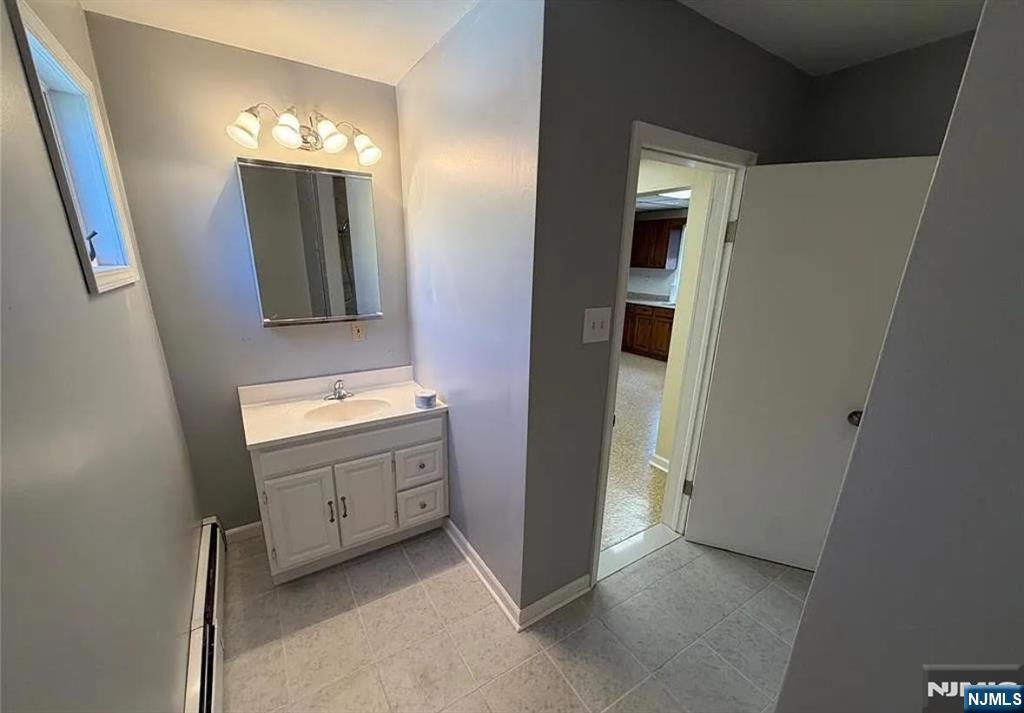 832 Paterson Avenue - Photo 5