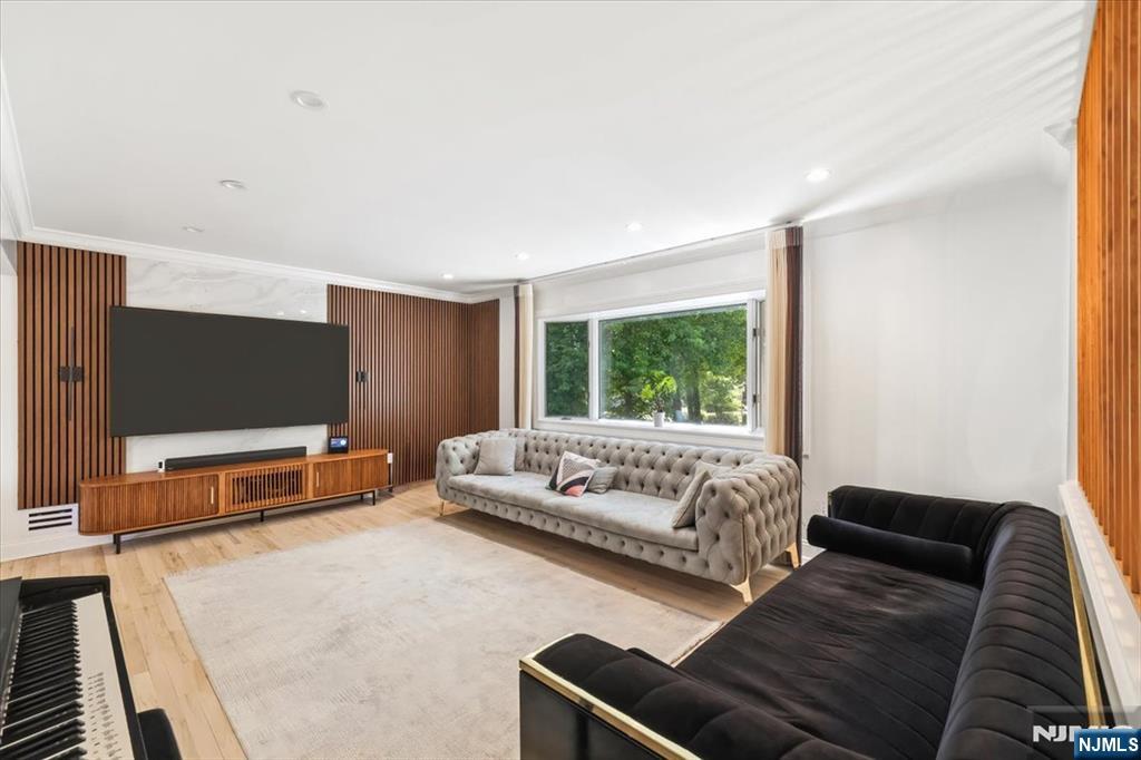 149 Sherwood Drive - Photo 3