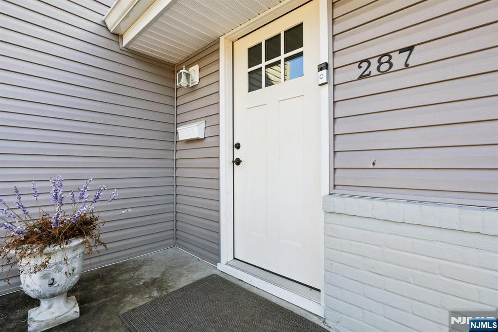 287 Country Club Drive - Photo 2