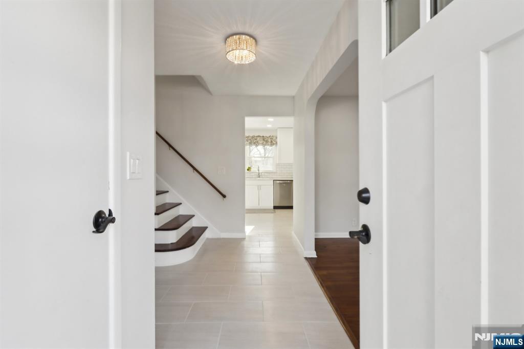 287 Country Club Drive - Photo 5